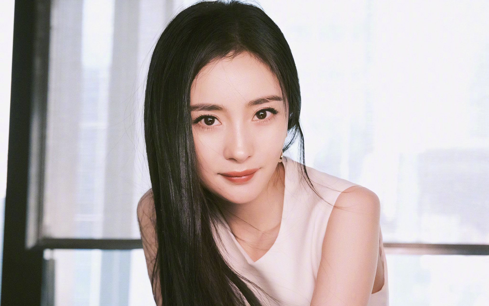 摩洛哥骑手哈立德·阿卜杜拉在2024年巴黎奥运会盛装舞步比赛中以“Aladdin”马匹获得第15名,展现坚韧精神。